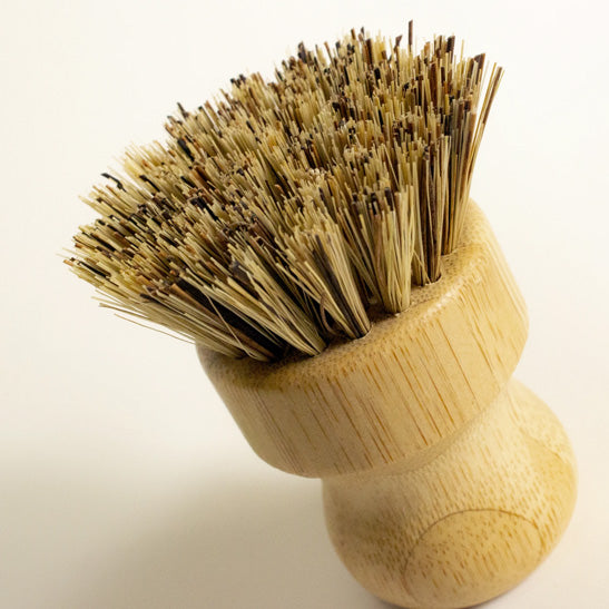 Cast Iron Scrub Brush with Palm Grip and Sissal Fibers Natural Bamboo Crisbee